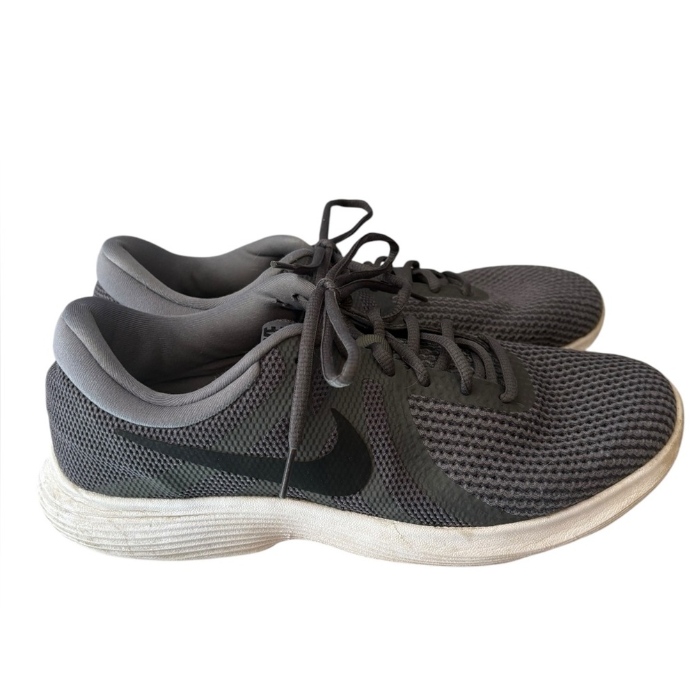 Nike Men’s Gray Athletic Shoes Size 10.5